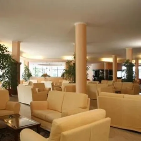 מלון Commodore Terme 3*